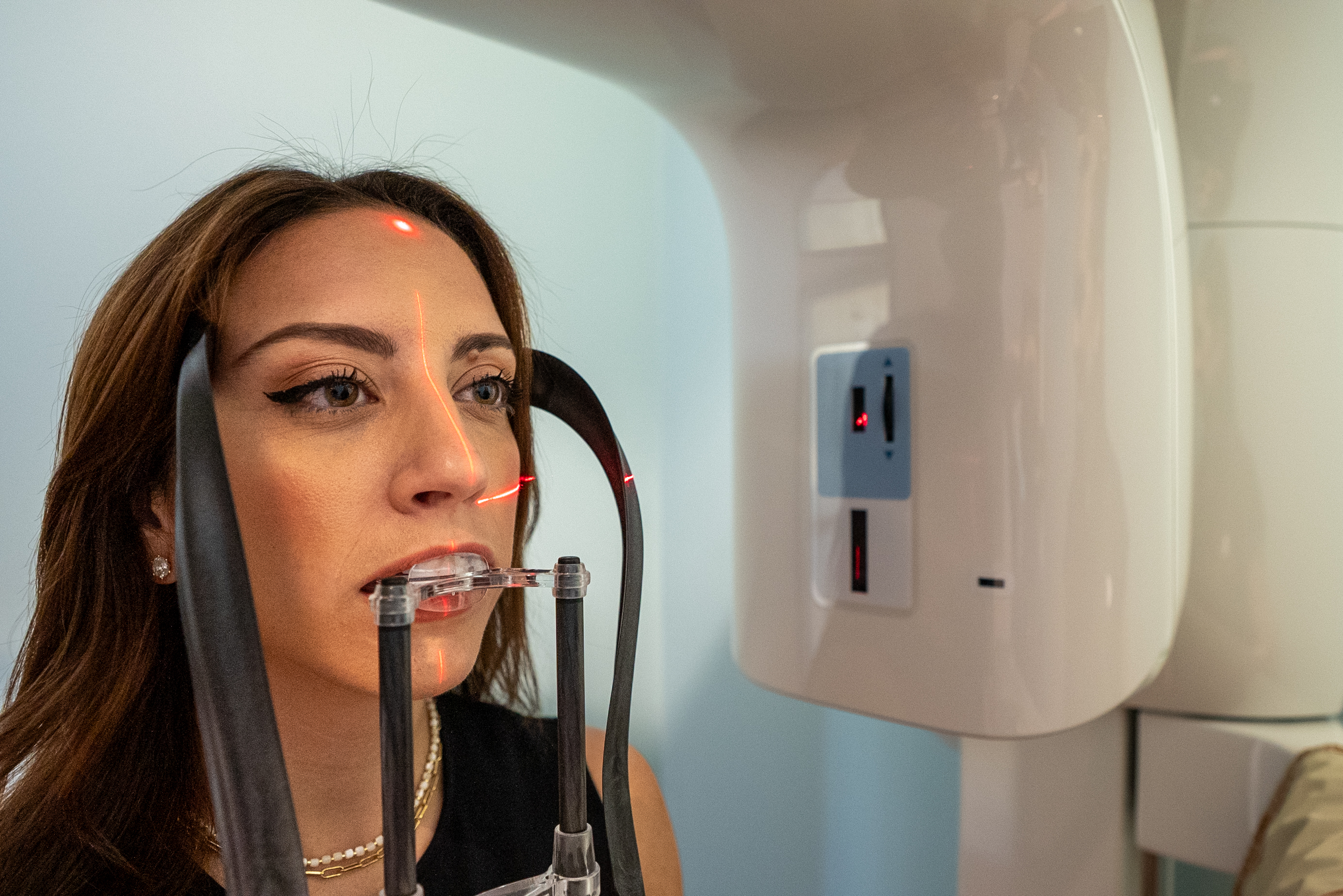 CBCT 3D scanning technology used during dental implant treatment planning at Elite Prosthetic Dentistry